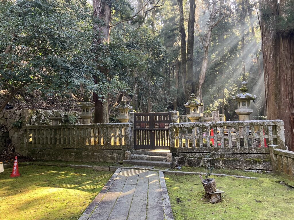 毛利家墓所