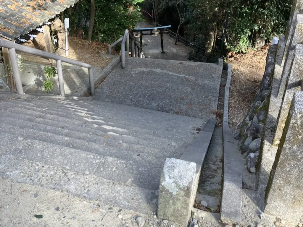 高天神社の階段