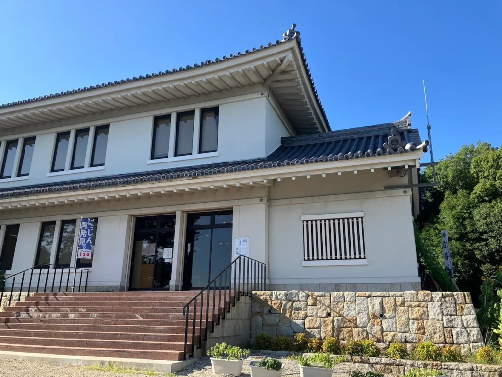 岩崎城歴史記念館